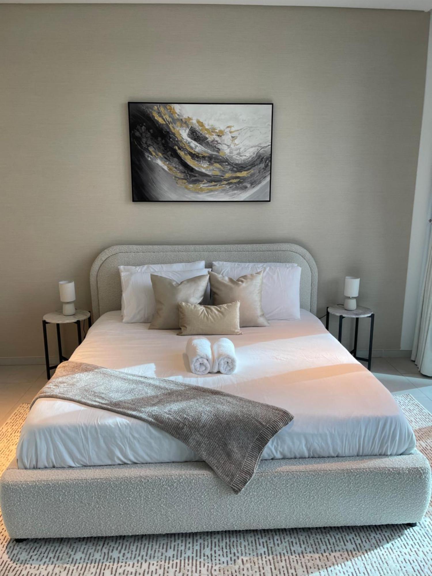 Marquise Square Tower Luxury App'S Hotell Dubai Exteriör bild